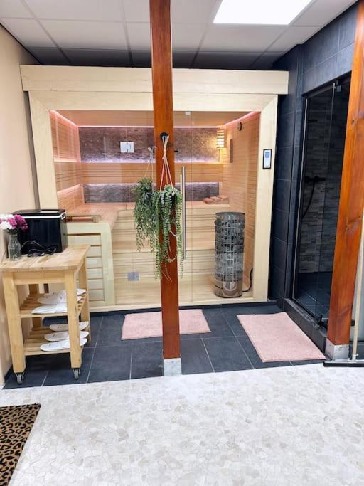 Wellness Studio Tiel Met Sauna En Jacuzzi ภายนอก รูปภาพ